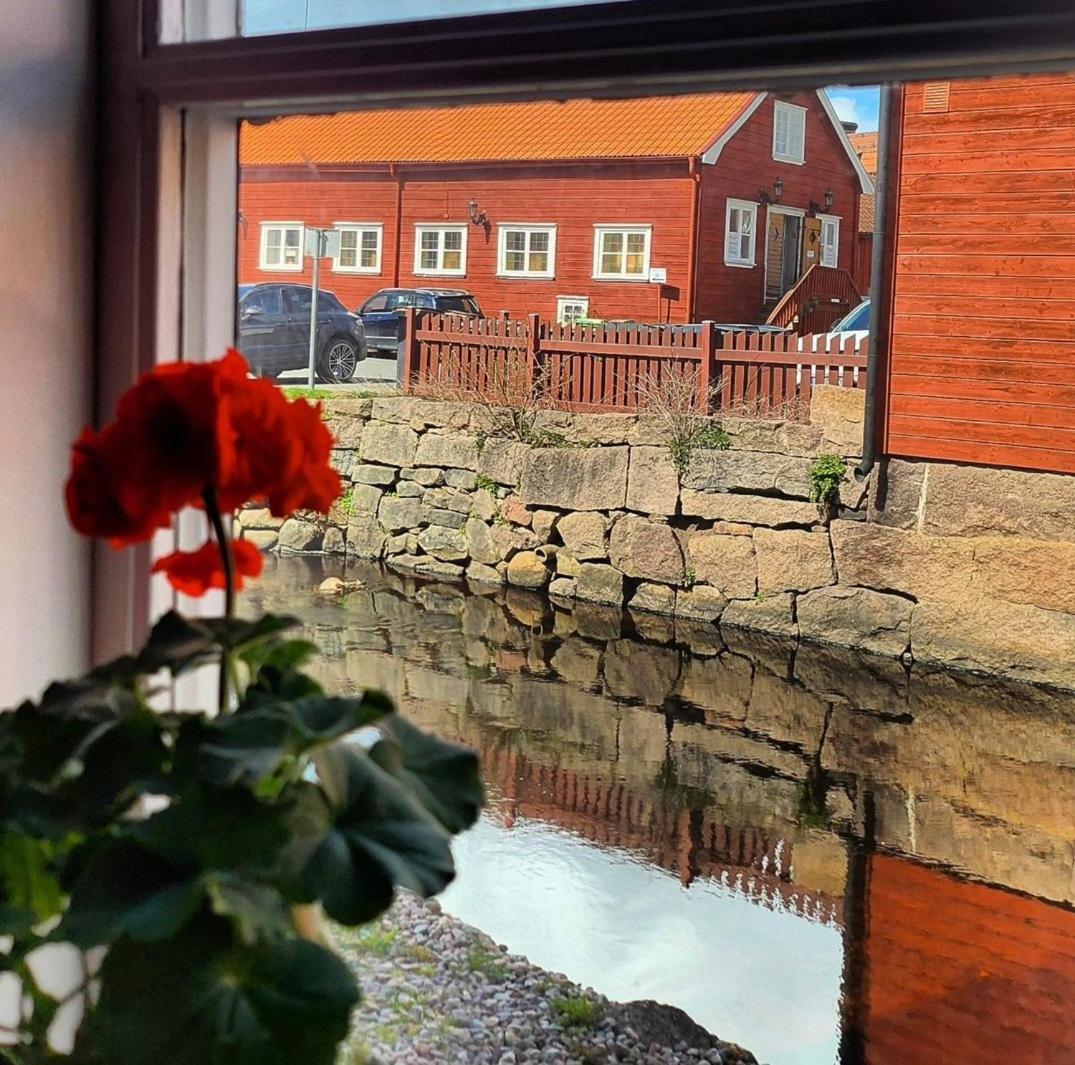 Garvaren Boendet Mitt I Gamla Stan I Eksjoe Kültér fotó